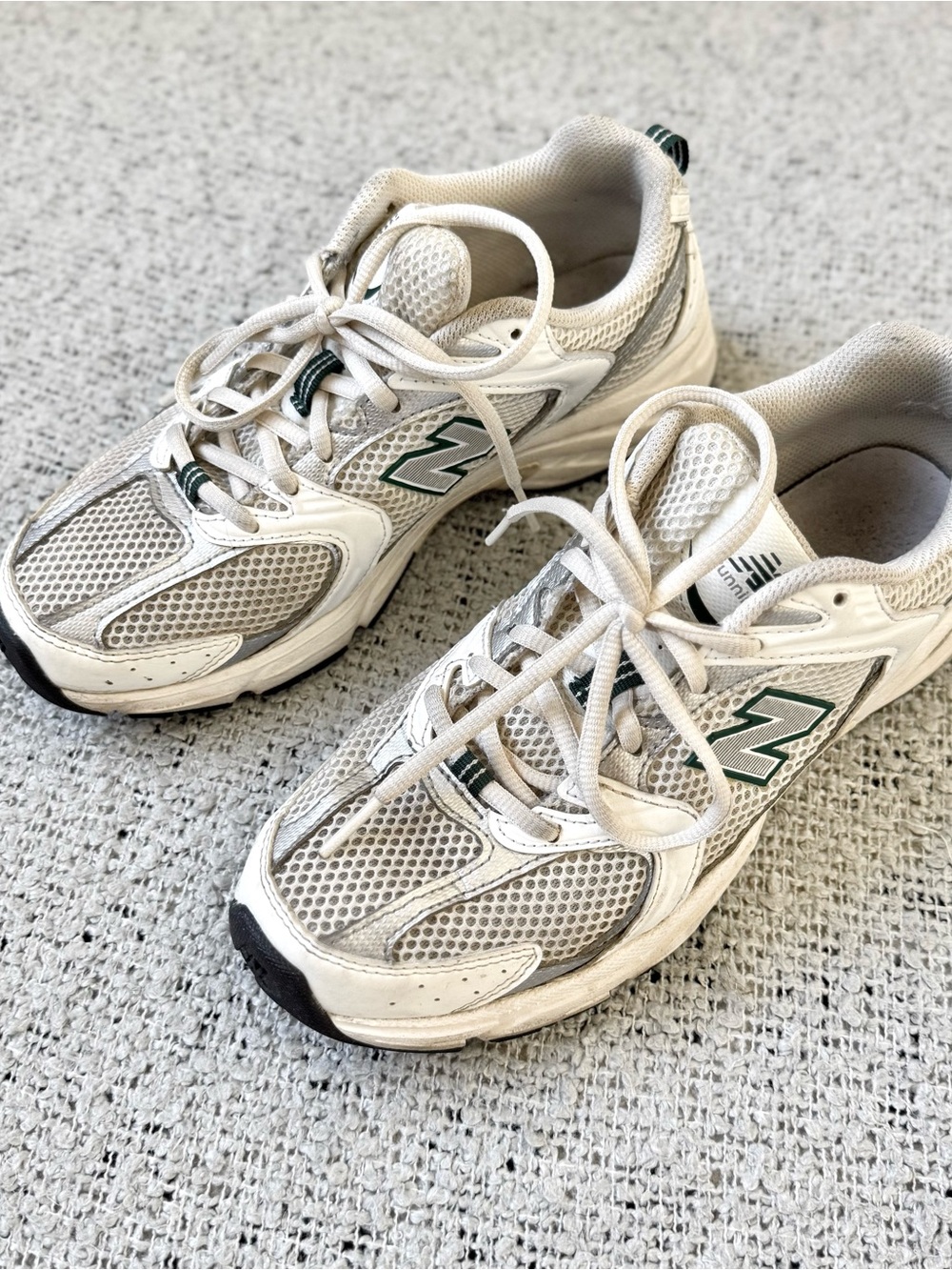 New Balance 530 White and Green Mesh Athletic Sneakers Size 7.5 Women’s